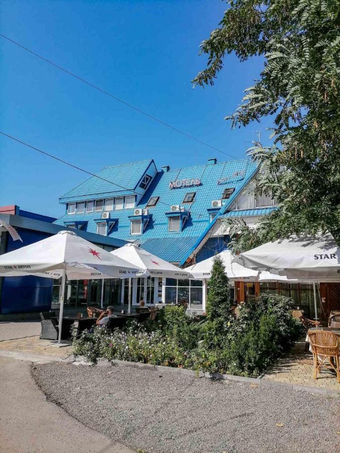 Gostiniy Dvor Non-Stop Hotel Herszon Kültér fotó