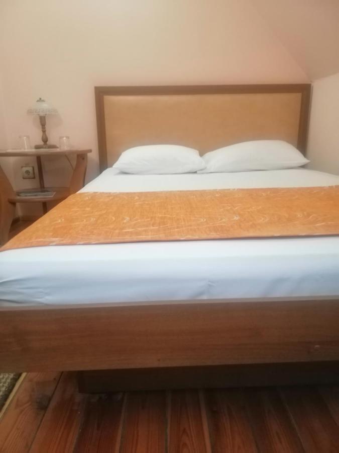 Gostiniy Dvor Non-Stop Hotel Herszon Kültér fotó