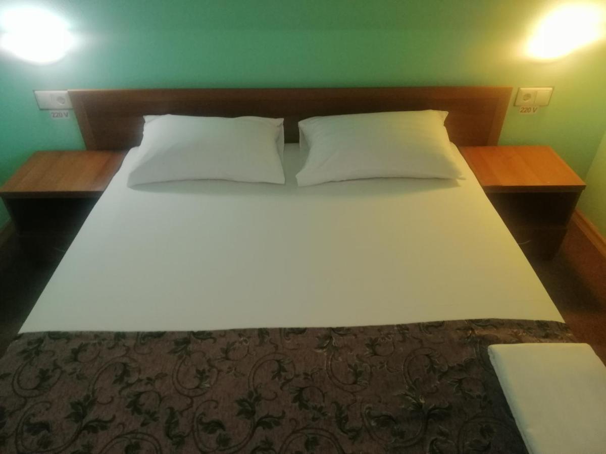 Gostiniy Dvor Non-Stop Hotel Herszon Kültér fotó