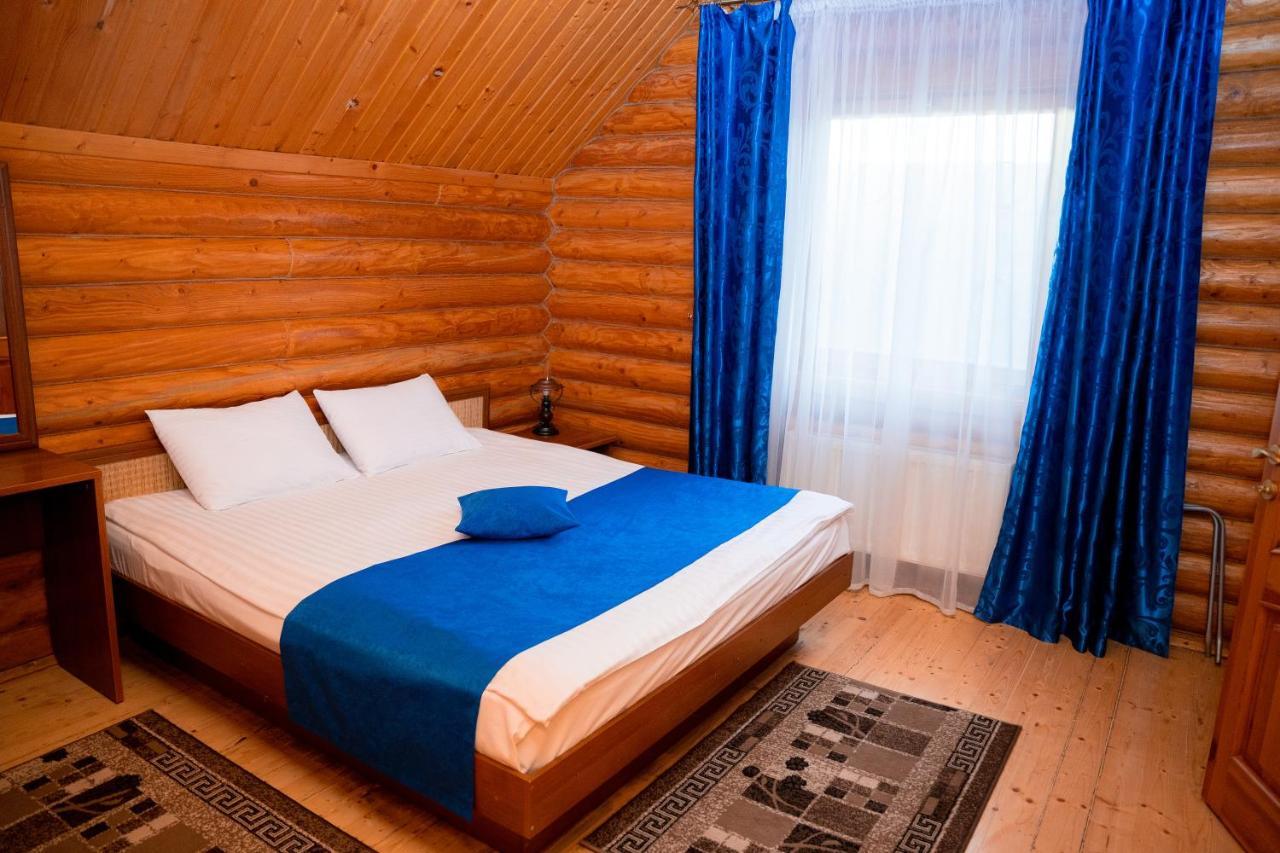 Gostiniy Dvor Non-Stop Hotel Herszon Kültér fotó