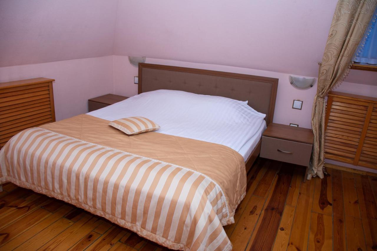 Gostiniy Dvor Non-Stop Hotel Herszon Kültér fotó