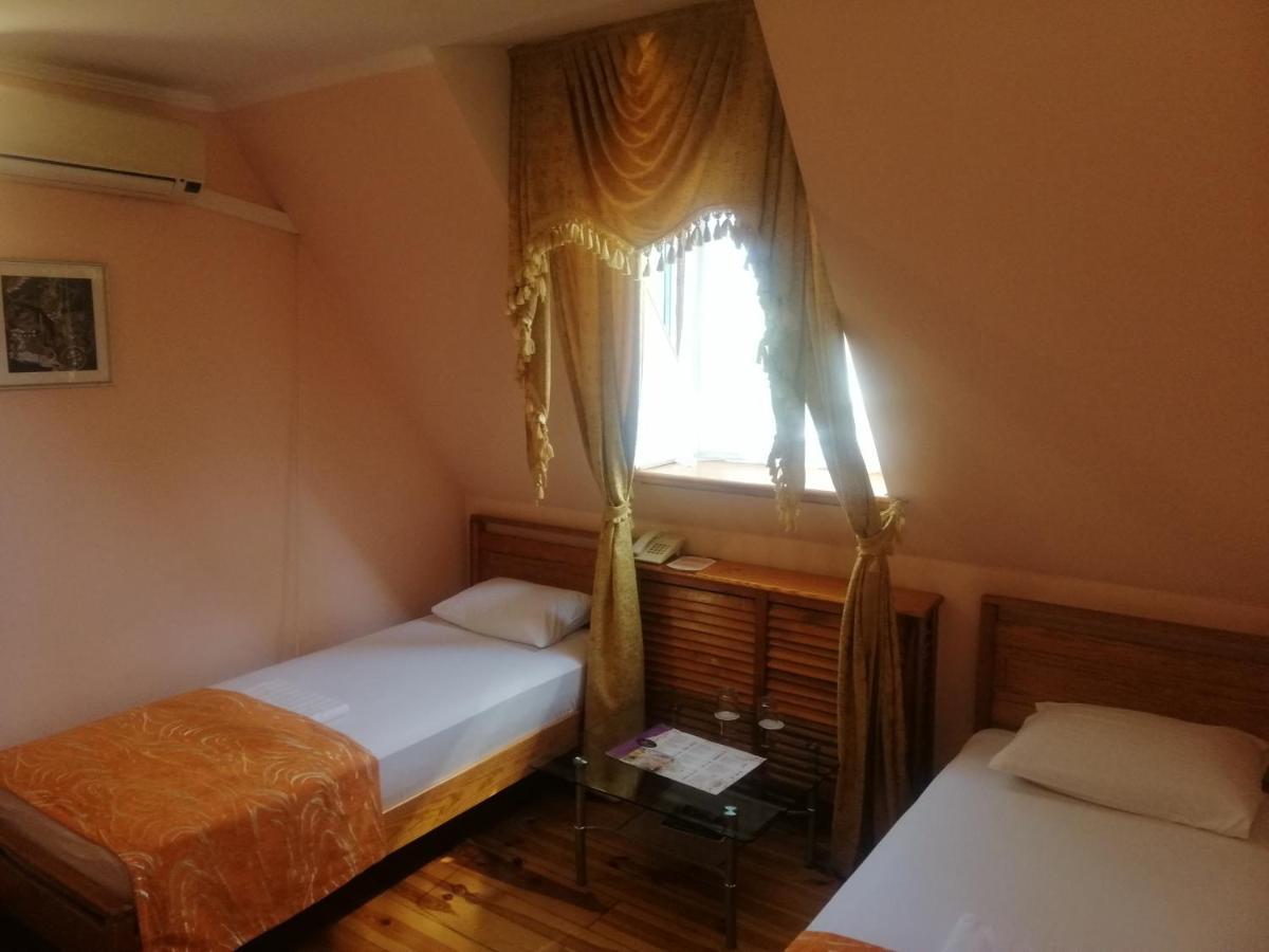 Gostiniy Dvor Non-Stop Hotel Herszon Kültér fotó